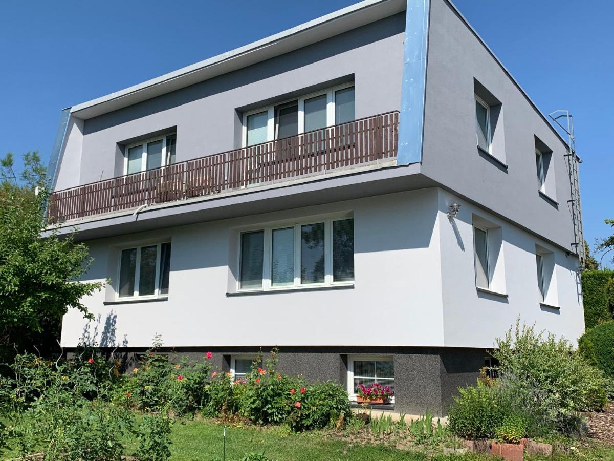 Pension Milada Klecany Exterior photo